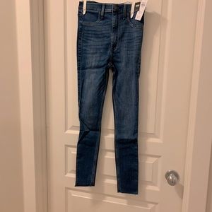 NWT Abercrombie and Fitch ultra high rise Jean legging
